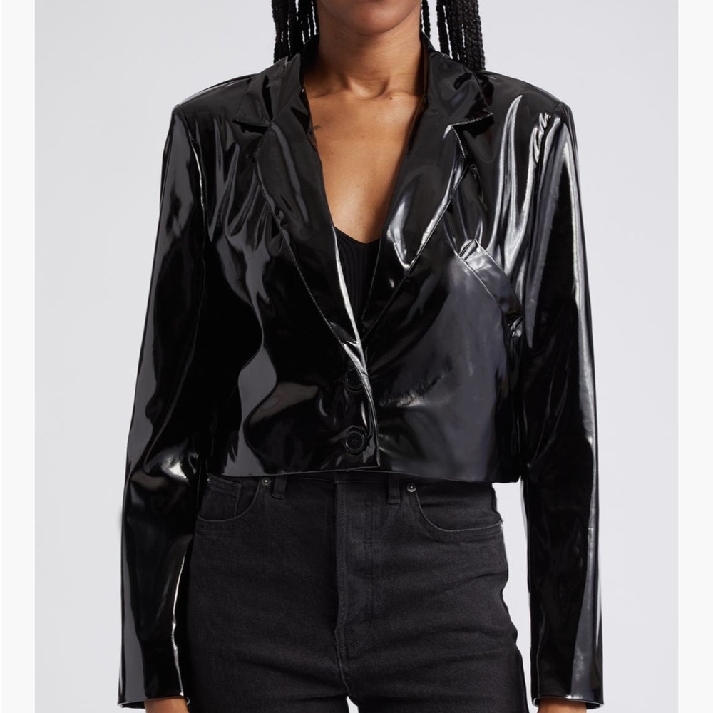 Baum and Pferdgarten Bala Faux Leather blazer size US 4
Crop patent leather